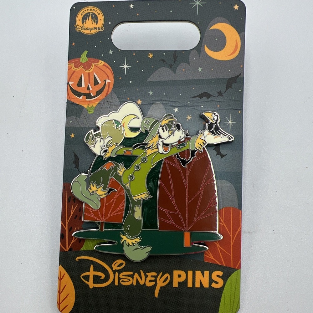 DISNEY 2025 HALLOWEEN GOOFY AS SCARECROW PIN, NEW